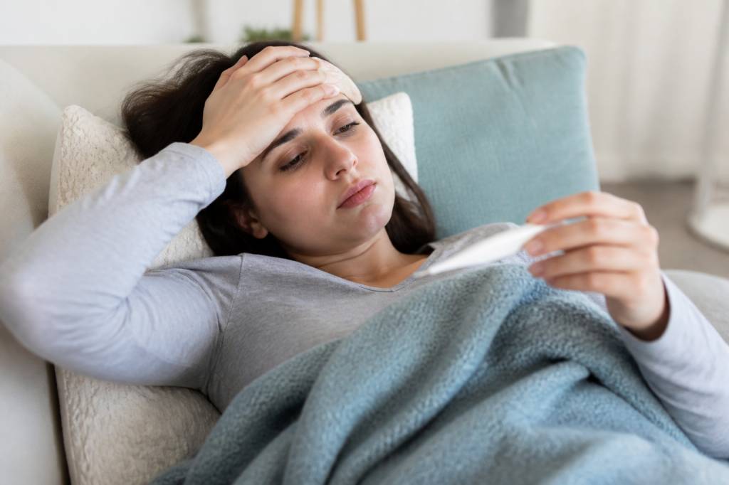 38,5 de fièvre adulte : causes, symptômes et conseils en phytothérapie